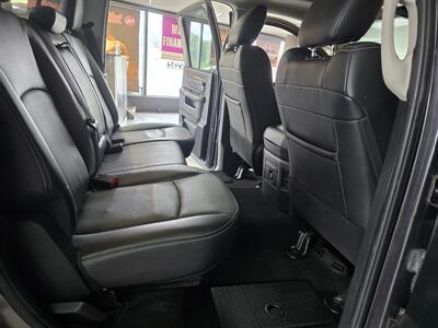 2017 RAM 1500 Laramie CREW CAB 4X4   - Photo 31 - Hamilton, OH 45015