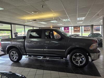2017 RAM 1500 Laramie CREW CAB 4X4   - Photo 9 - Hamilton, OH 45015