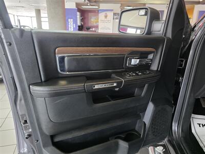 2017 RAM 1500 Laramie CREW CAB 4X4   - Photo 19 - Hamilton, OH 45015