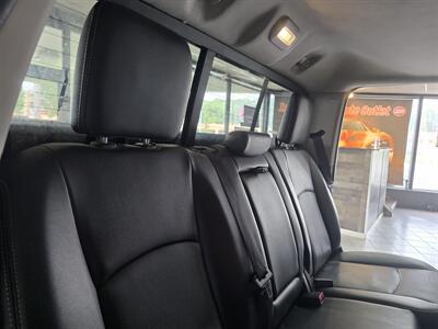 2017 RAM 1500 Laramie CREW CAB 4X4   - Photo 32 - Hamilton, OH 45015
