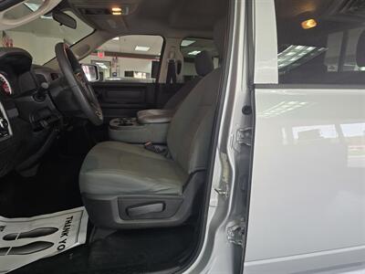 2018 RAM 1500 Express   - Photo 9 - Hamilton, OH 45015