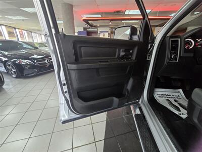 2018 RAM 1500 Express   - Photo 12 - Hamilton, OH 45015