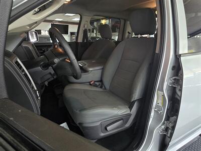 2018 RAM 1500 Express   - Photo 16 - Hamilton, OH 45015