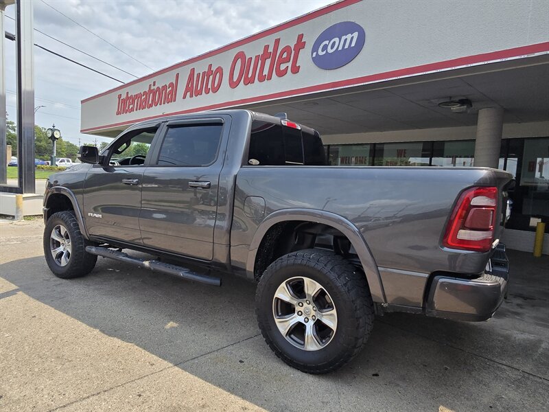 2019 RAM 1500 Laramie CREW CAB 4X4 - Photo 8 - Hamilton, OH 45015