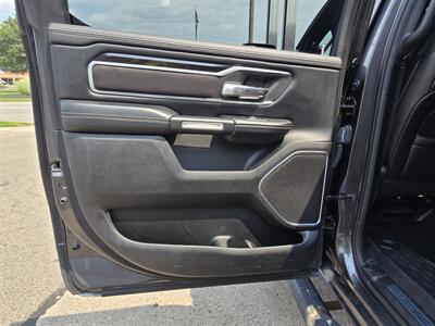 2019 RAM 1500 Laramie CREW CAB 4X4 - Photo 12 - Hamilton, OH 45015