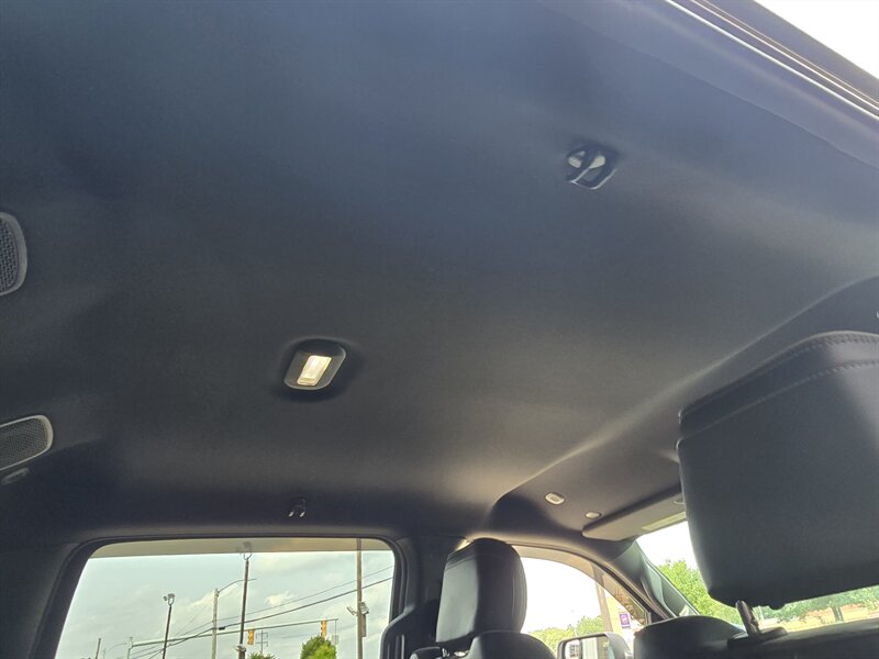 2019 RAM 1500 Laramie CREW CAB 4X4 - Photo 21 - Hamilton, OH 45015