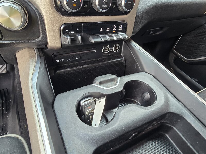 2019 RAM 1500 Laramie CREW CAB 4X4 - Photo 25 - Hamilton, OH 45015