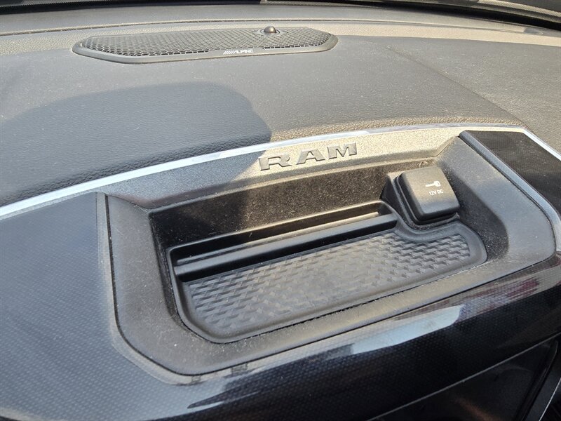 2019 RAM 1500 Laramie CREW CAB 4X4 - Photo 34 - Hamilton, OH 45015