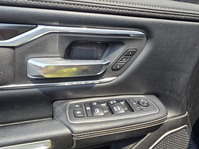 2019 RAM 1500 Laramie CREW CAB 4X4 - Photo 22 - Hamilton, OH 45015