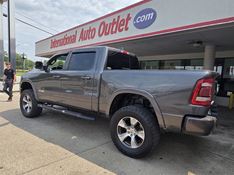 2019 RAM 1500 Laramie CREW CAB 4X4 - Photo 7 - Hamilton, OH 45015