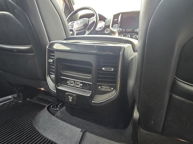2019 RAM 1500 Laramie CREW CAB 4X4 - Photo 20 - Hamilton, OH 45015