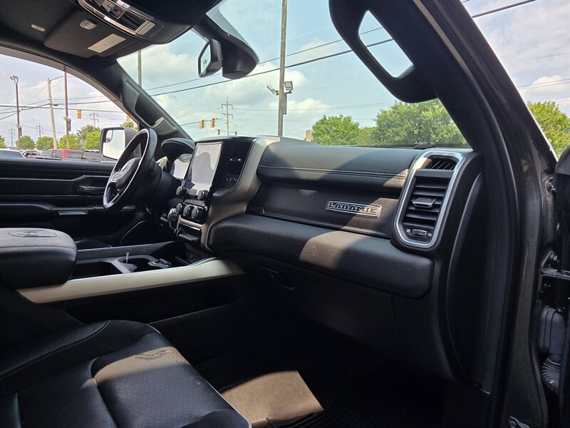 2019 RAM 1500 Laramie CREW CAB 4X4 - Photo 16 - Hamilton, OH 45015