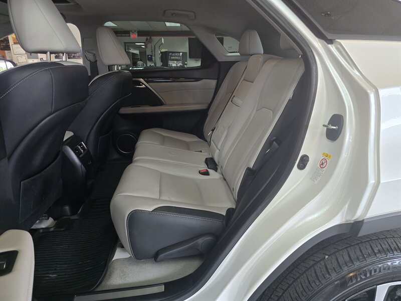 2017 Lexus RX Base 4DR SUV AWD - Photo 13 - Hamilton, OH 45015