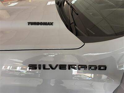 2025 Chevrolet Silverado 1500 Custom 4DR CREW CAB 4X4   - Photo 28 - Hamilton, OH 45015