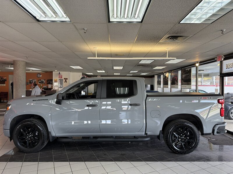 2025 Chevrolet Silverado 1500 Custom 4DR CREW CAB 4X4   - Photo 1 - Hamilton, OH 45015