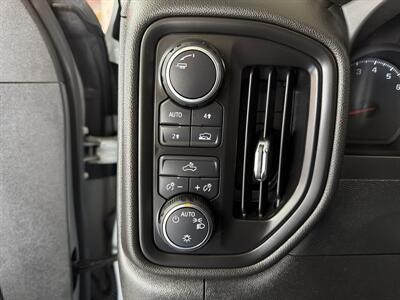 2025 Chevrolet Silverado 1500 Custom 4DR CREW CAB 4X4   - Photo 13 - Hamilton, OH 45015
