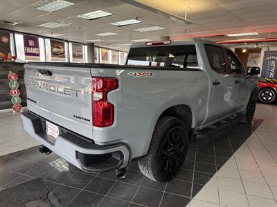 2025 Chevrolet Silverado 1500 Custom 4DR CREW CAB 4X4   - Photo 5 - Hamilton, OH 45015