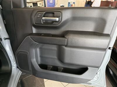 2025 Chevrolet Silverado 1500 Custom 4DR CREW CAB 4X4   - Photo 26 - Hamilton, OH 45015
