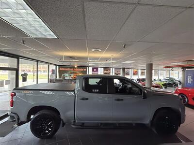 2025 Chevrolet Silverado 1500 Custom 4DR CREW CAB 4X4   - Photo 4 - Hamilton, OH 45015