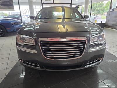 2013 Chrysler 300 Series   - Photo 2 - Hamilton, OH 45015