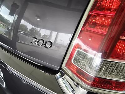2013 Chrysler 300 Series   - Photo 29 - Hamilton, OH 45015