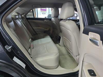 2013 Chrysler 300 Series   - Photo 16 - Hamilton, OH 45015
