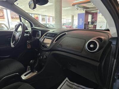 2015 Chevrolet Trax LS 4DR CROSSOVER   - Photo 13 - Hamilton, OH 45015