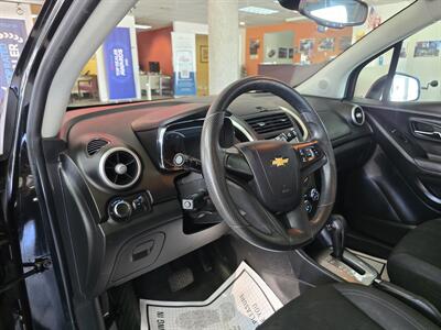 2015 Chevrolet Trax LS 4DR CROSSOVER   - Photo 8 - Hamilton, OH 45015