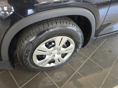 2015 Chevrolet Trax LS 4DR CROSSOVER   - Photo 28 - Hamilton, OH 45015
