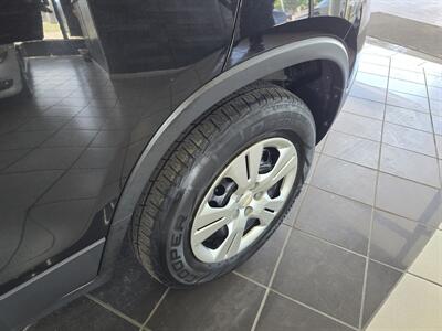 2015 Chevrolet Trax LS 4DR CROSSOVER   - Photo 29 - Hamilton, OH 45015