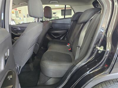2015 Chevrolet Trax LS 4DR CROSSOVER   - Photo 11 - Hamilton, OH 45015