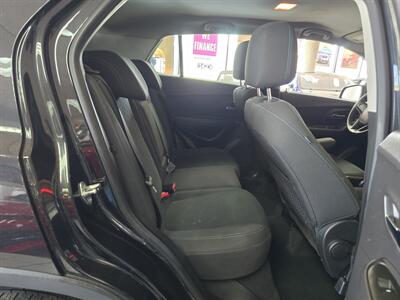2015 Chevrolet Trax LS 4DR CROSSOVER   - Photo 16 - Hamilton, OH 45015
