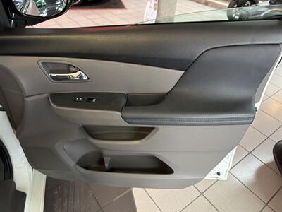 2014 Honda Odyssey Touring Elite 4DR MINI-VAN   - Photo 34 - Hamilton, OH 45015