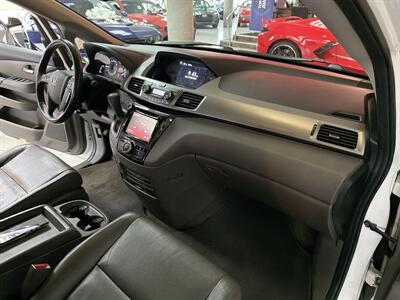2014 Honda Odyssey Touring Elite 4DR MINI-VAN   - Photo 33 - Hamilton, OH 45015