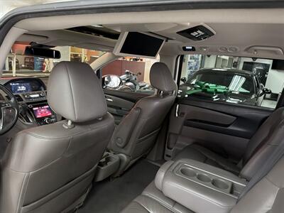 2014 Honda Odyssey Touring Elite 4DR MINI-VAN   - Photo 25 - Hamilton, OH 45015