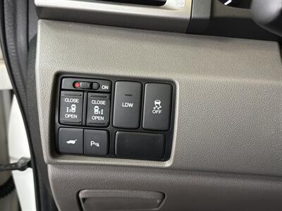 2014 Honda Odyssey Touring Elite 4DR MINI-VAN   - Photo 15 - Hamilton, OH 45015