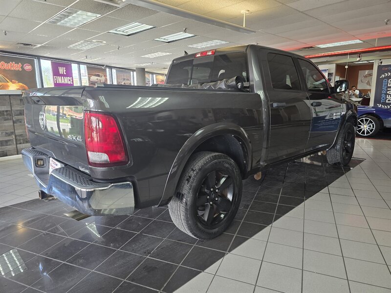 2016 RAM 1500 Outdoorsman 4DR CREW CAB 4X4/V8 - Photo 4 - Hamilton, OH 45015
