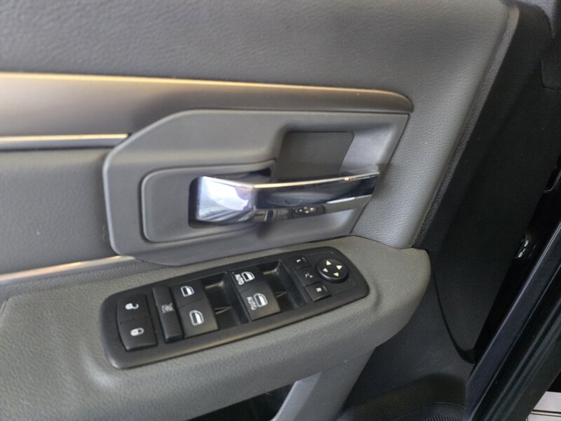 2016 RAM 1500 Outdoorsman 4DR CREW CAB 4X4/V8 - Photo 19 - Hamilton, OH 45015