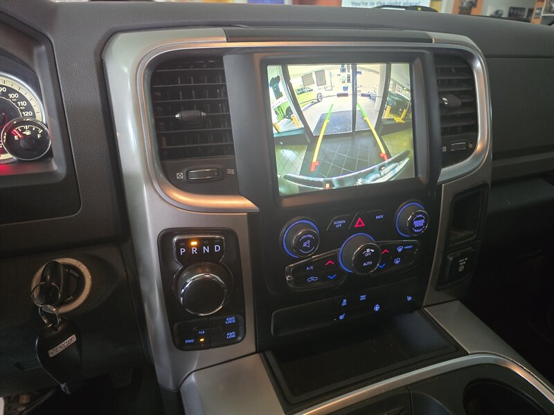 2016 RAM 1500 Outdoorsman 4DR CREW CAB 4X4/V8 - Photo 25 - Hamilton, OH 45015