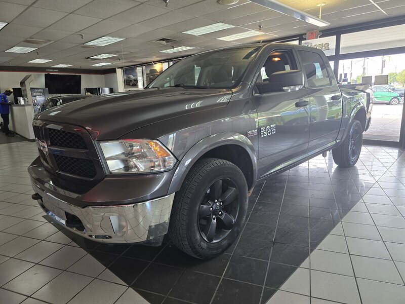 2016 RAM 1500 Outdoorsman 4DR CREW CAB 4X4/V8   - Photo 1 - Hamilton, OH 45015