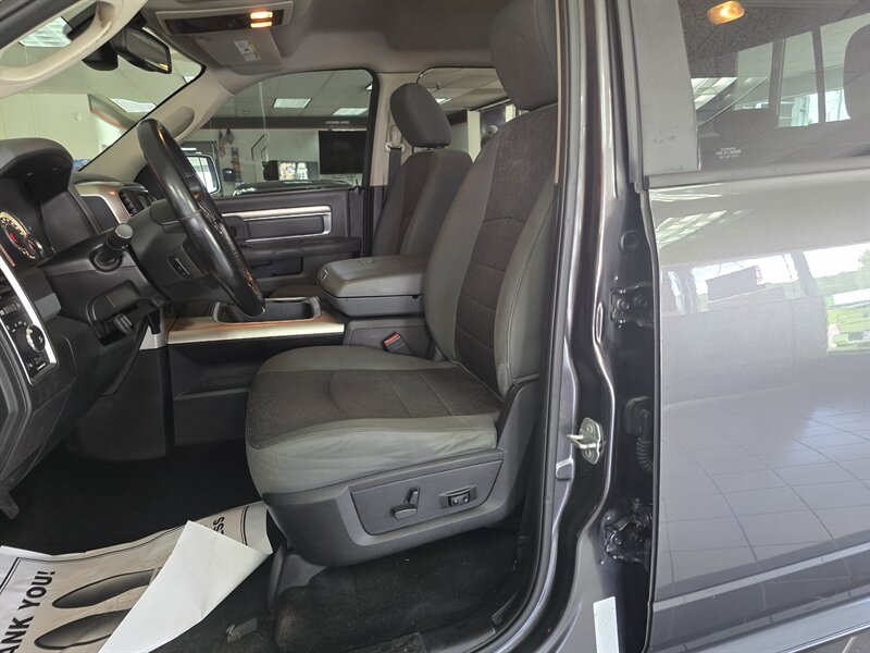 2016 RAM 1500 Outdoorsman 4DR CREW CAB 4X4/V8 - Photo 10 - Hamilton, OH 45015