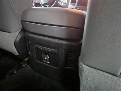 2016 RAM 1500 Outdoorsman 4DR CREW CAB 4X4/V8 - Photo 18 - Hamilton, OH 45015
