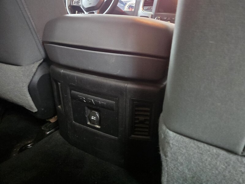 2016 RAM 1500 Outdoorsman 4DR CREW CAB 4X4/V8 - Photo 18 - Hamilton, OH 45015
