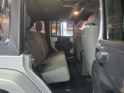 2007 Jeep Wrangler Sahara 4DR SUV 4X4   - Photo 16 - Hamilton, OH 45015