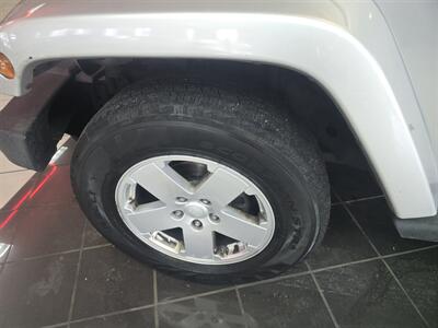 2007 Jeep Wrangler Sahara 4DR SUV 4X4   - Photo 31 - Hamilton, OH 45015