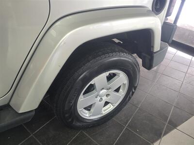 2007 Jeep Wrangler Sahara 4DR SUV 4X4   - Photo 30 - Hamilton, OH 45015