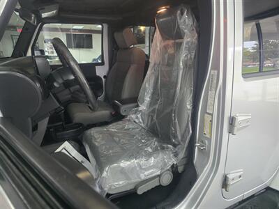 2007 Jeep Wrangler Sahara 4DR SUV 4X4   - Photo 9 - Hamilton, OH 45015