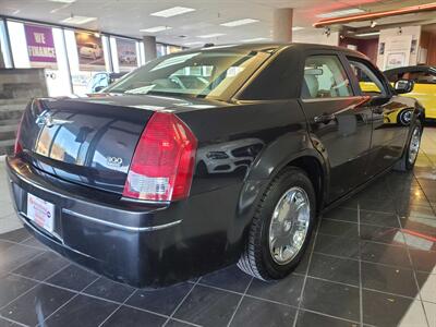 2006 Chrysler 300 Series Touring 4DR SEDAN   - Photo 5 - Hamilton, OH 45015