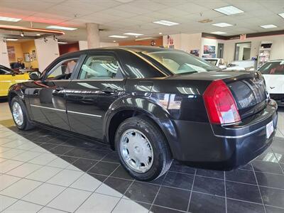 2006 Chrysler 300 Series Touring 4DR SEDAN   - Photo 7 - Hamilton, OH 45015