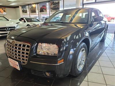 2006 Chrysler 300 Series Touring 4DR SEDAN   - Photo 2 - Hamilton, OH 45015